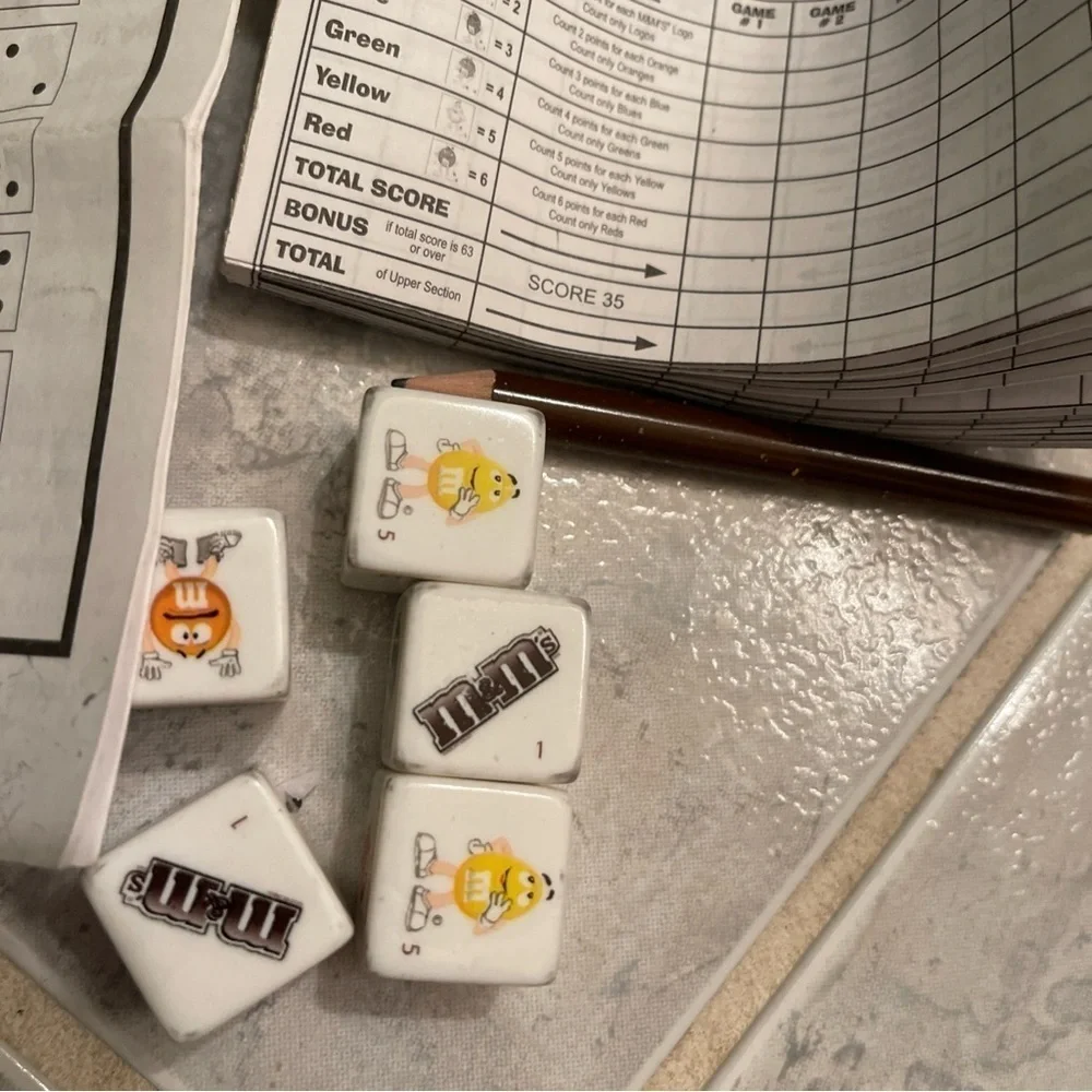 M&M Yahtzee Hasbro Dice Game Travel Edition Blue M&M’s 2008
